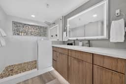 Saltwater Suite - Contemporary Coastal Retreat - Image 4