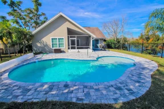 Heated Pool Home Paradise on Lake - Image 1