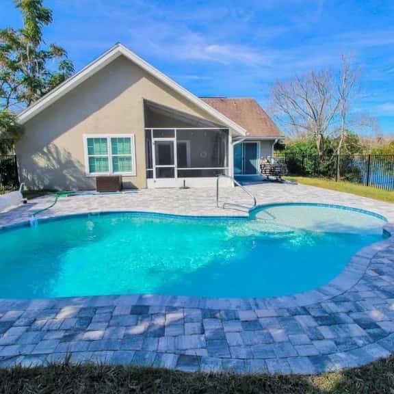 Heated Pool Home Paradise on Lake - Image 1