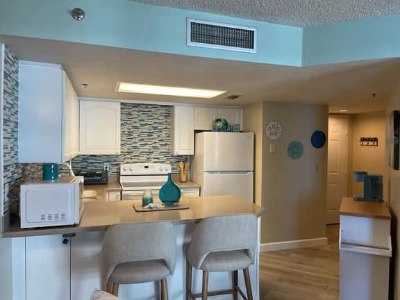 Oceans Atrium 703