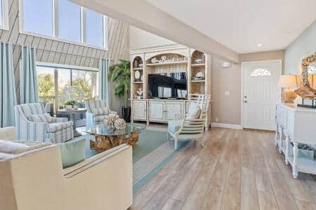 Gorgeous beach style home minutes from beach! - Image 4