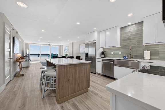 Saltwater Suite - Contemporary Coastal Retreat - Image 1